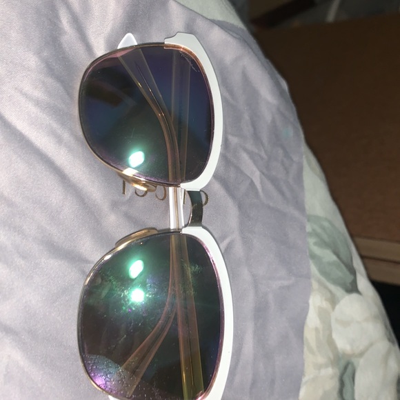 Gucci White/Multicolour GG Sunglasses - Picture 7 of 7